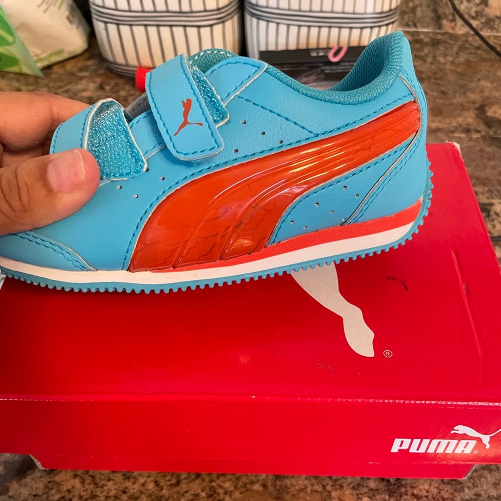 Toddler size 9C light up Puma shoes, brand new never worn, tags on.